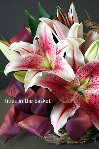 lilies in the basket | MELLOW STUFF DESIGN | メロウスタフデザイン | 商品撮影 | 作品撮影 | 花雑貨制作販売 | 各種デザイン | 東京都目黒区